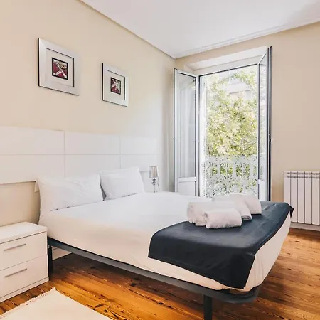 Easo By People Apartment *